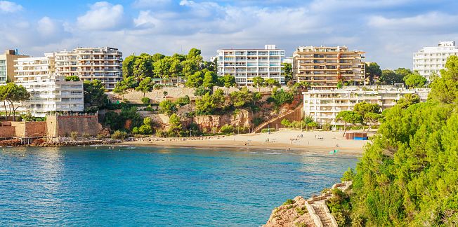 Salou, entre platges, cales i passejades al costat del mar